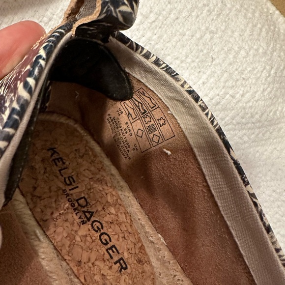 Kelsi Dagger Sunflower Flats - Picture 6 of 8